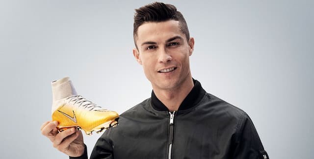 Giày CR7 của Ronaldo giá bao nhiêu - Nike Mercurial Superfly CR7 'Quinto Triunfo' (Khoảng 335 USD)